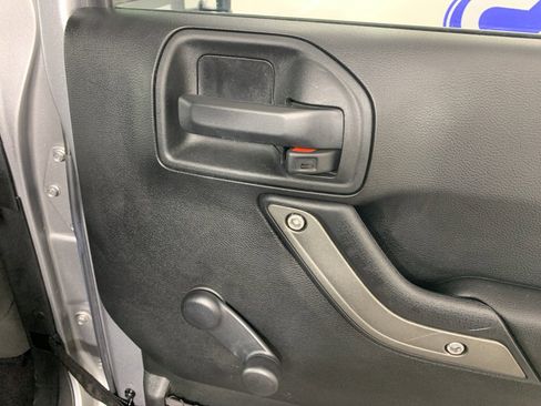 Used 2017 Jeep Wrangler Unlimited Sport w/ Connectivity Group image 34