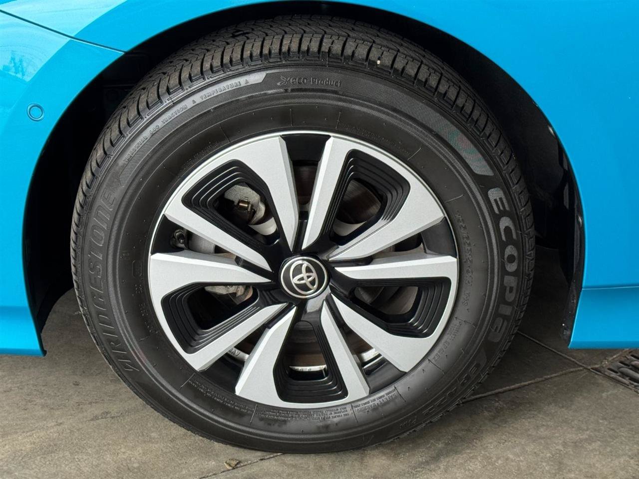 Used 2018 Toyota Prius Prime Advanced FWD image 33