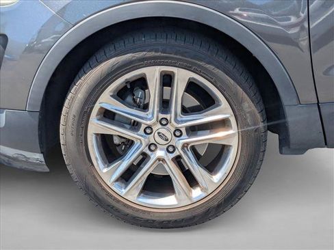 Used 2017 Ford Explorer XLT w/ Equipment Group 202A FWD image 19