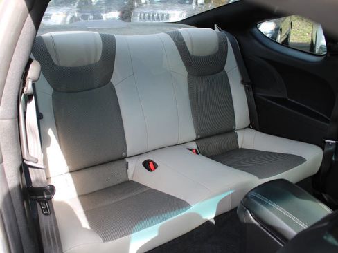 Used 2015 Hyundai Genesis 3.8 RWD image 26