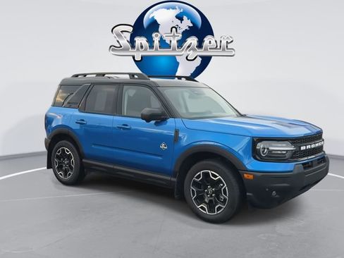Used 2025 Ford Bronco Sport Outer Banks w/ Outer Banks Tech Package+ image 2