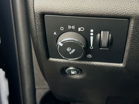 Used 2021 Jeep Grand Cherokee Limited AWD/4WD image 17