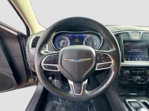 Used 2022 Chrysler 300 Touring w/ Sport Appearance Package RWD image 11