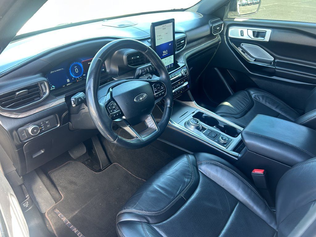 Used 2021 Ford Explorer Platinum w/ Equipment Group 601A AWD/4WD image 24
