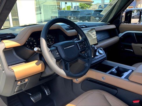 New 2025 Land Rover Defender 130 V8 image 9