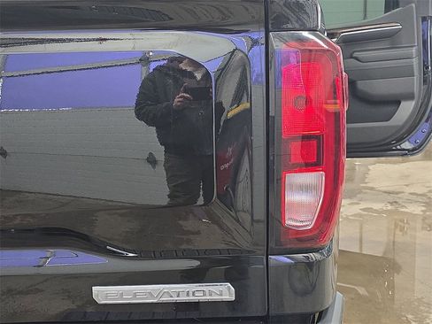 Used 2024 GMC Sierra 1500 Elevation image 32