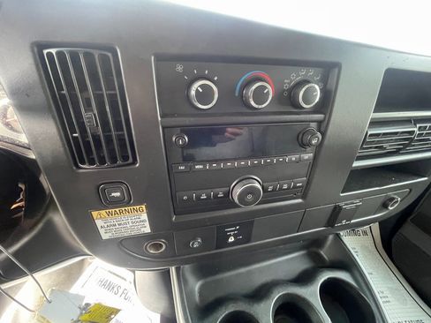 Used 2015 Chevrolet Express 3500 Extended w/ Smoker's Package image 15