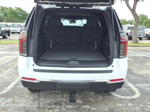 New 2026 Chevrolet Suburban LS RWD image 12