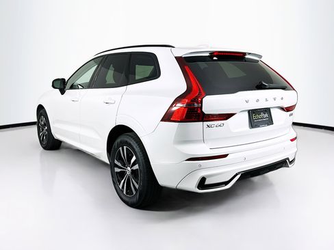Used 2025 Volvo XC60 B5 Core image 5