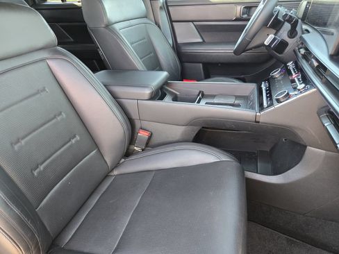 Used 2025 Hyundai Santa Fe Calligraphy AWD/4WD image 11