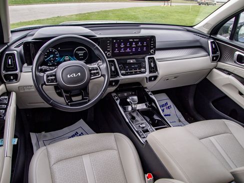 Used 2023 Kia Sorento SX image 28