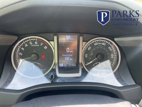 Used 2023 Toyota Tacoma SR5 w/ Technology Package image 27