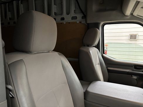 Used 2021 Nissan NV 2500 SV image 24