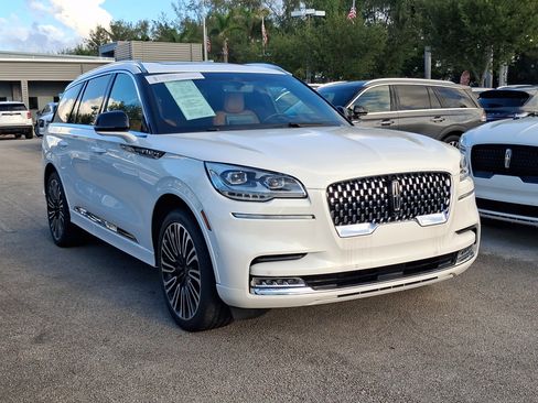 Certified 2023 Lincoln Aviator Black Label w/ Class IV Trailer Tow Package AWD/4WD image 23