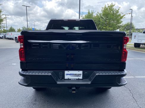 Used 2024 Chevrolet Silverado 1500 Custom Trail Boss w/ LPO, Dark Essentials Package AWD/4WD image 8