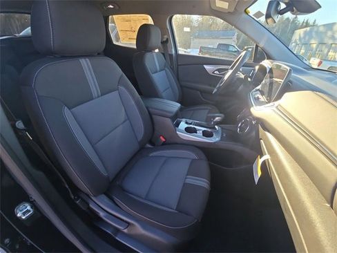 New 2025 Chevrolet Blazer LT w/ Convenience Package image 29