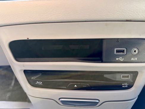 Used 2017 Chrysler Pacifica Touring-L Plus FWD image 19