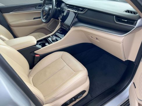 Used 2021 Jeep Grand Cherokee L Limited w/ Luxury Tech Group II image 31