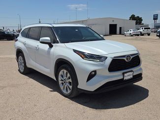 Used 2023 Toyota Highlander Limited FWD video 2