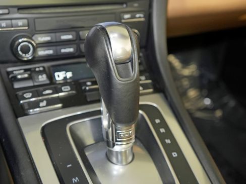 Certified 2017 Porsche 911 Targa 4 AWD/4WD image 40