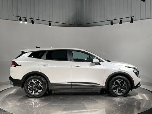 Used 2023 Kia Sportage LX image 10