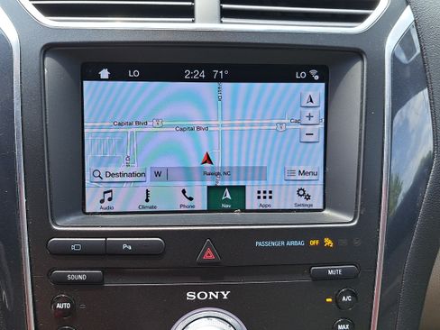 Used 2019 Ford Explorer Limited w/ Class III Trailer Tow Package AWD/4WD image 23