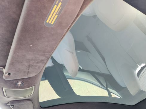 Used 2019 Tesla Model S image 32