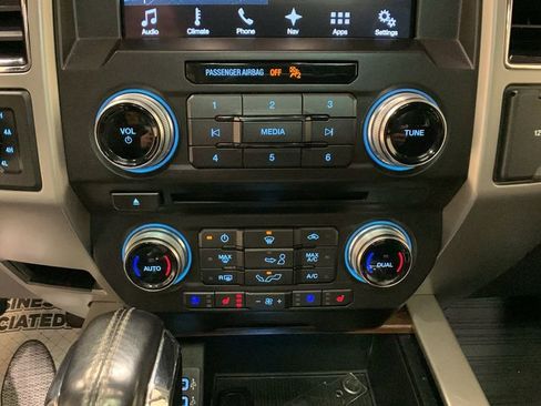 Used 2018 Ford F150 Lariat w/ Equipment Group 502A Luxury AWD/4WD image 42