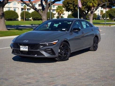 New 2026 Hyundai Elantra SEL Sport Premium FWD image 2