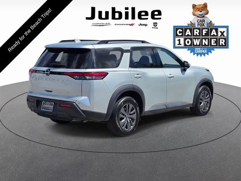 Used 2024 Nissan Pathfinder SV FWD image 5