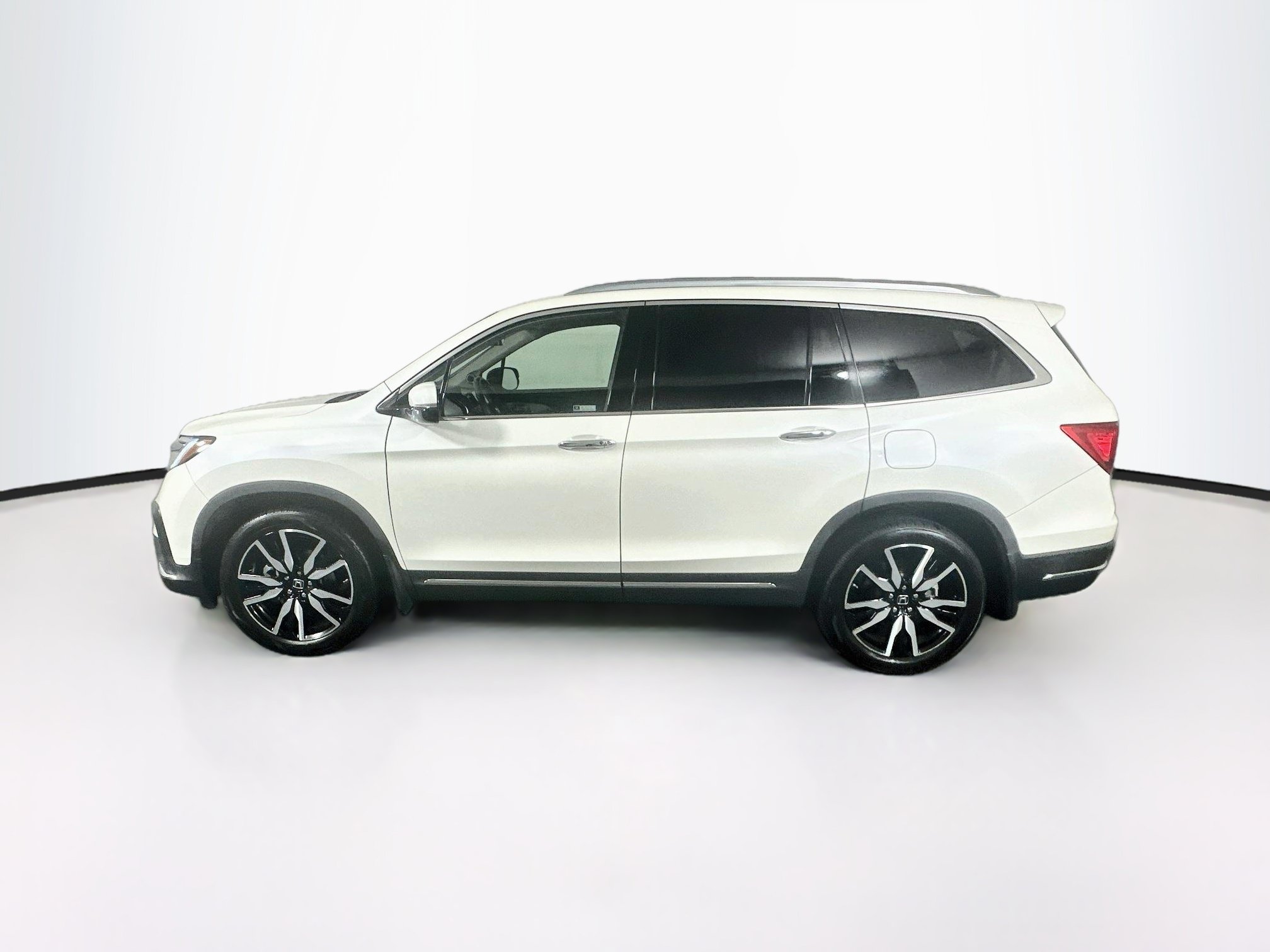 Used 2019 Honda Pilot Elite image 4