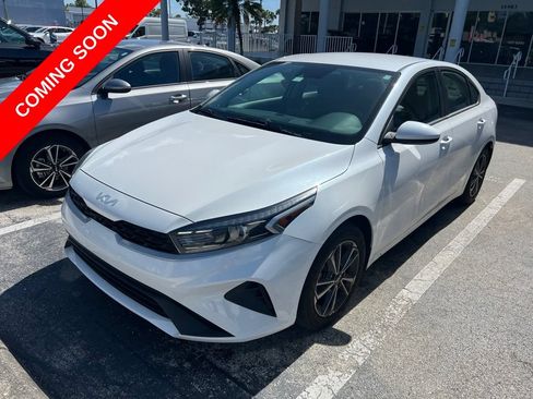 Certified 2023 Kia Forte LXS FWD image 1