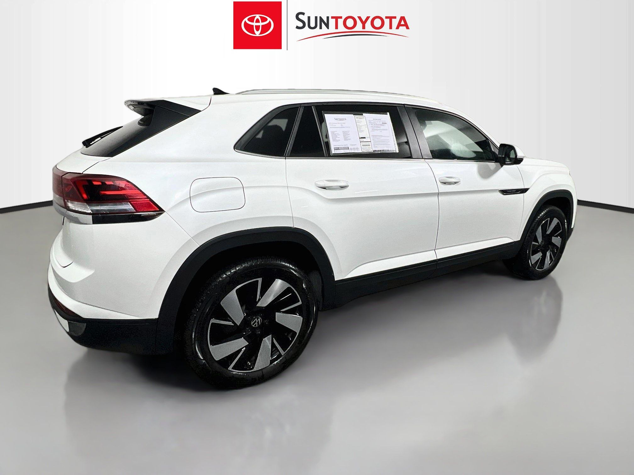 Used 2026 Volkswagen Atlas Cross Sport SE FWD image 4
