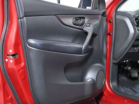 Used 2019 Nissan Rogue Sport S w/ Appearance Package image 28