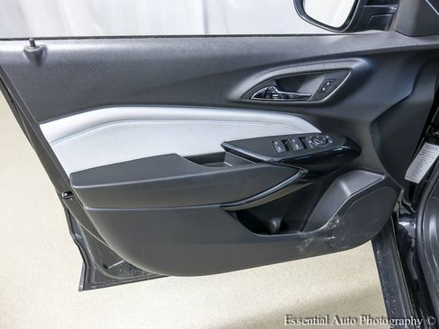 Used 2025 Chevrolet Trax LT w/ LT Convenience Package FWD image 18