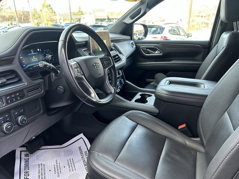 Used 2023 Chevrolet Suburban Z71 w/ Luxury Package image 9