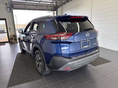 Used 2021 Nissan Rogue SV w/ Premium Package image 7