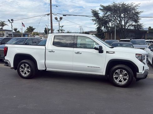 Used 2023 GMC Sierra 1500 SLT w/ SLT Convenience Package AWD/4WD image 3