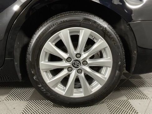 Used 2018 Toyota Camry LE image 8