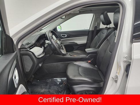 Certified 2022 Jeep Compass Latitude w/ Sun and Sound Group AWD/4WD image 12