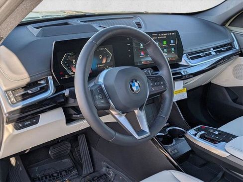 Used 2026 BMW X1 xDrive28i w/ Technology Package image 3
