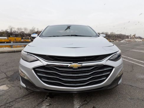 Used 2020 Chevrolet Malibu LT image 2