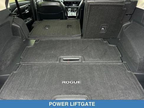 Used 2025 Nissan Rogue Platinum FWD image 17