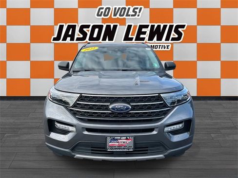 Used 2022 Ford Explorer XLT w/ Equipment Group 202A image 9