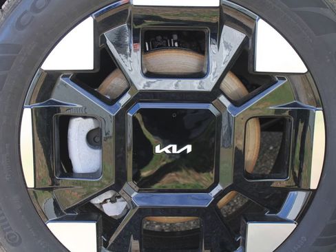 New 2026 Kia Carnival EX FWD image 25