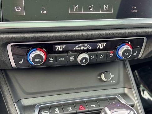 Used 2023 Audi Q3 2.0T Premium image 23