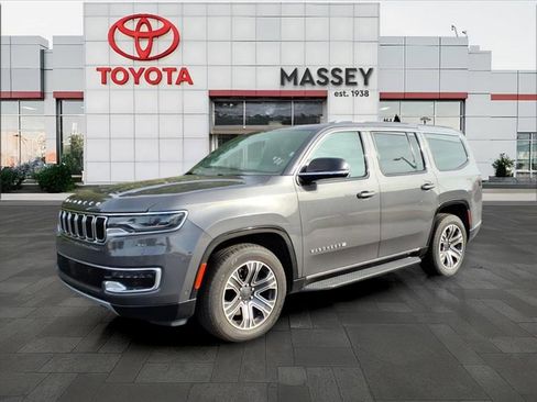 Used 2024 Jeep Wagoneer Series II w/ Flexible Seating Group image 6