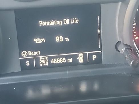 Used 2020 GMC Sierra 1500 4x4 Crew Cab w/ Sierra Value Package image 14