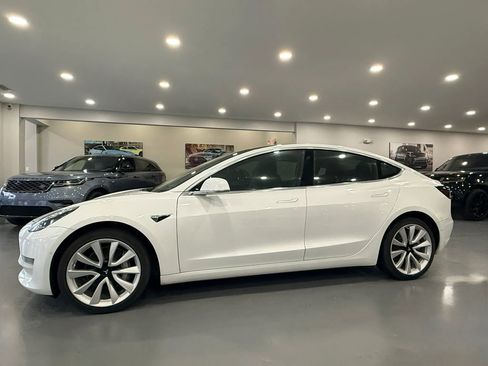 Used 2019 Tesla Model 3 Standard Range RWD image 4