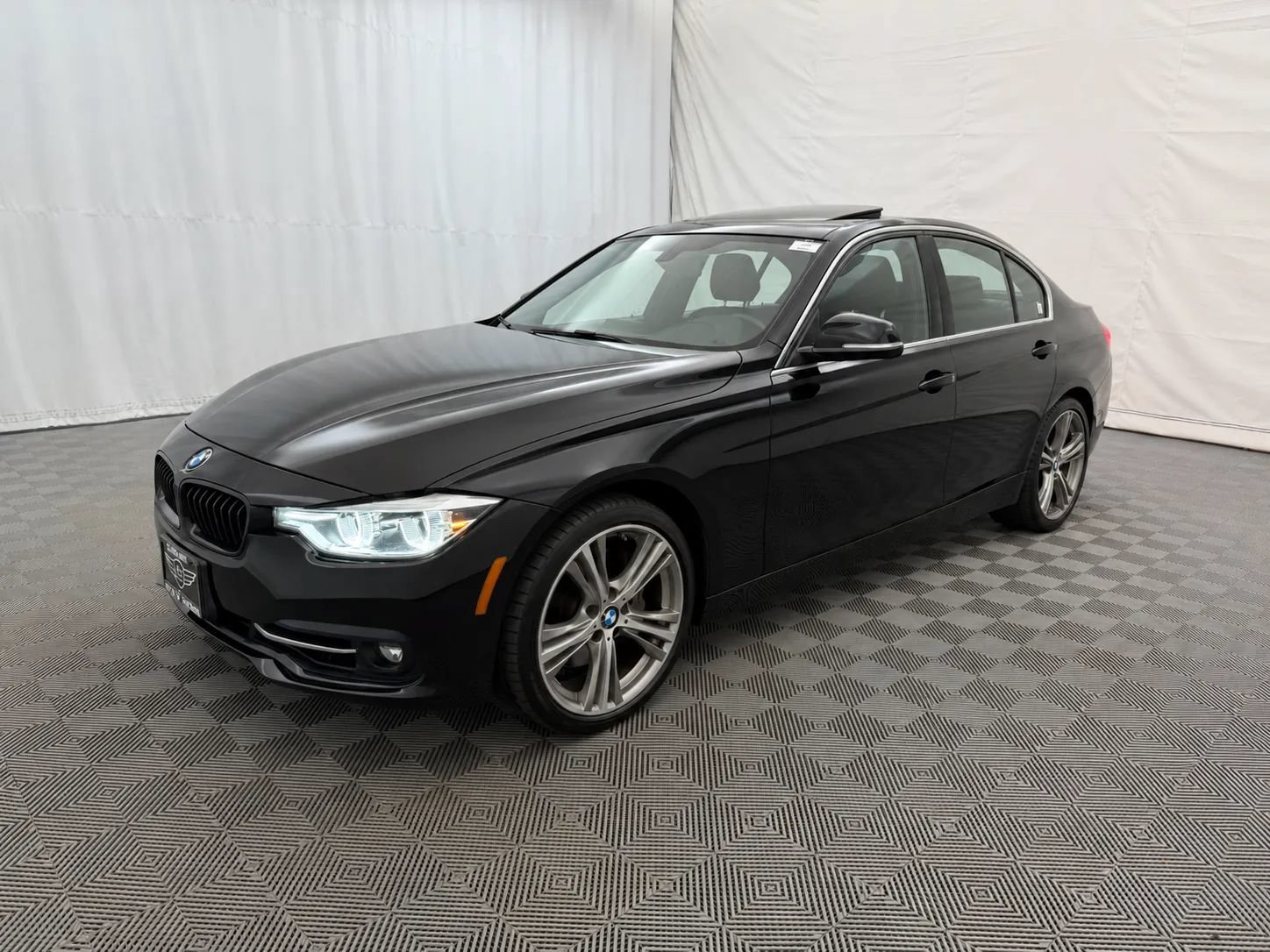 Used 2016 BMW 340i Sedan RWD image 2